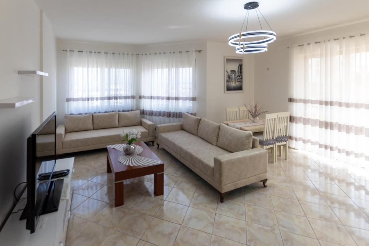 Spacious 2 Bedroom Apartment In Durres Beach Екстериор снимка