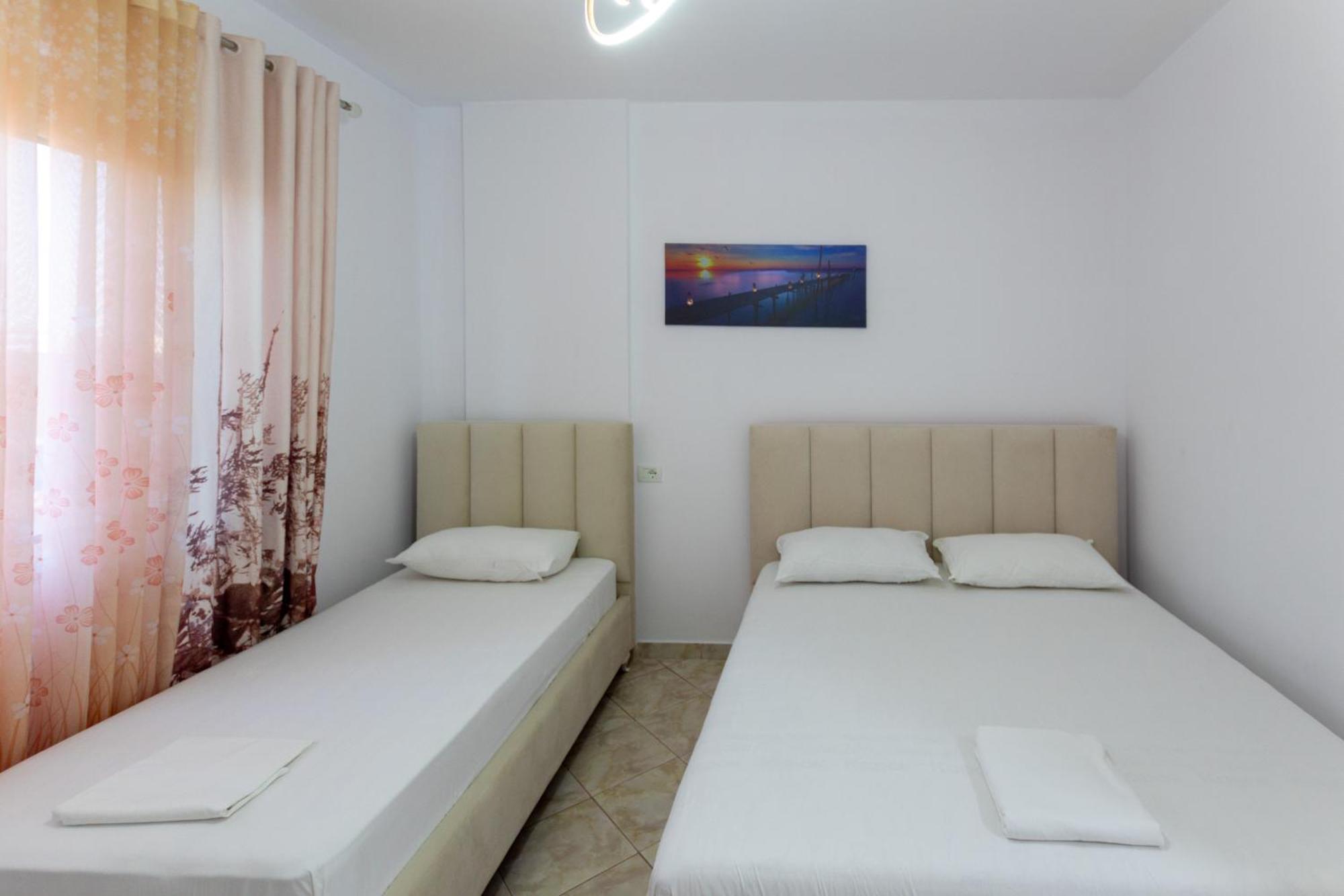 Spacious 2 Bedroom Apartment In Durres Beach Екстериор снимка